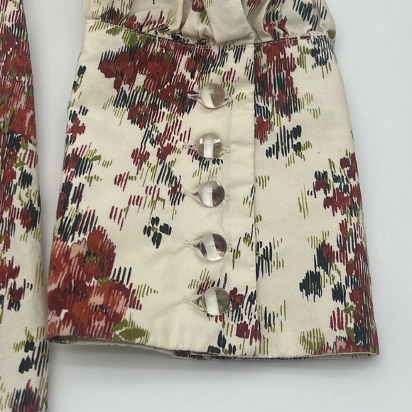 Tuckernuck Women's top w/glass buttons Cerise Falling Flowers Bouquet Corrigan M - Picture 5 of 9